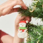 kręgosłup Ubieranie choinki jako forma rehabilitacji? Drzewko motywuje do wykonania ruchu