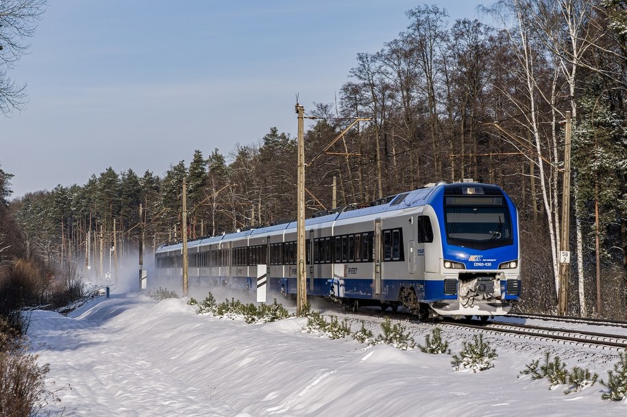 Ubytek szyny na torach w Będzelinie. PKP PLK: Przyczyną najprawdopodobniej niska temperatura /Shutterstock
