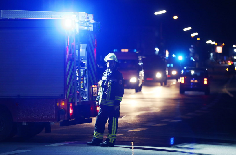 Uchodźca zaatakował w poniedziałek wieczorem siekierą i nożem pasażerów w pociągu regionalnym w okolicach Wuerzburga w Bawarii /PAP/EPA