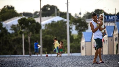 Uchodźcy jeżdżą na urlop do Syrii. Szef niemieckiego MSW ich ostrzega