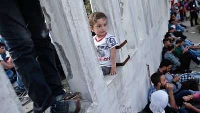 Uchodźcy kupują chińskie pontony w internecie