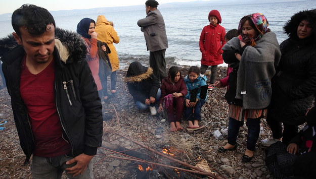 Uchodźcy na Lesbos /ORESTIS PANAGIOTOU /PAP/EPA