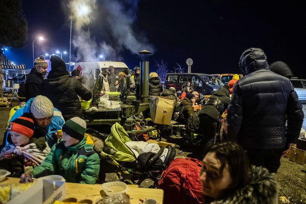 Uchodźcy na przejściu granicznym w  Hrebennem, marzec 2022 /Wojciech Jargiło /PAP