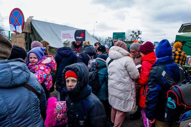 Uchodźcy na przejściu w Dorohusku (zdjęcie archiwalne) /LISE ASERUD /PAP