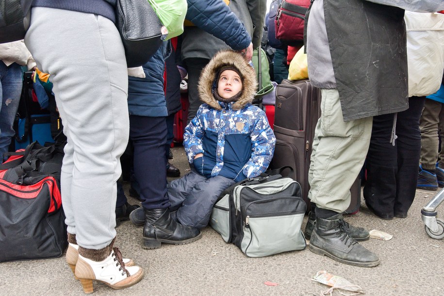 Uchodźcy przed przejściem granicznym Krakowiec-Korczowa na granicy ukraińsko-polskiej /Vitaliy Hrabar /PAP