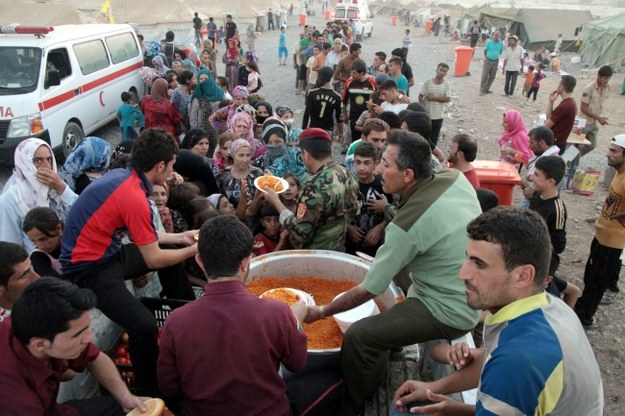 Uchodźcy z Syrii w jednym z obozów w Iraku. /Kamal Akrayi /PAP/EPA