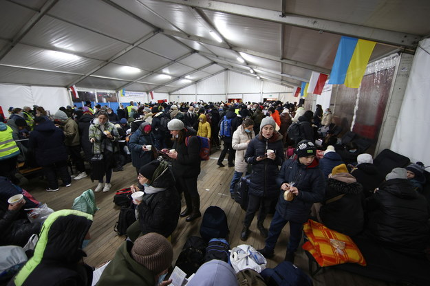 Uchodźcy z Ukrainy w pawilonie w Olkuszu /	Łukasz Gągulski /PAP