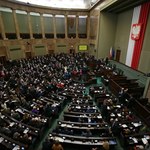 Uchylenie immunitetów trojgu posłów. Sejm zdecydował