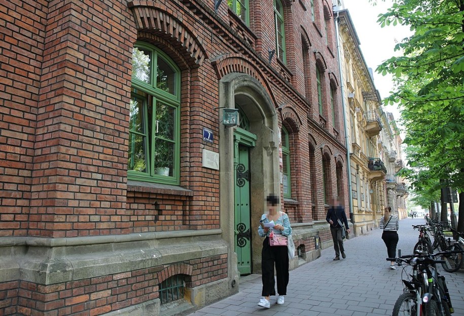 Uchylenie zawieszenia dyrektora XLIV LO w Krakowie – decyzja komisji po głośnym incydencie /Aneta Żurek/Polska Press /East News