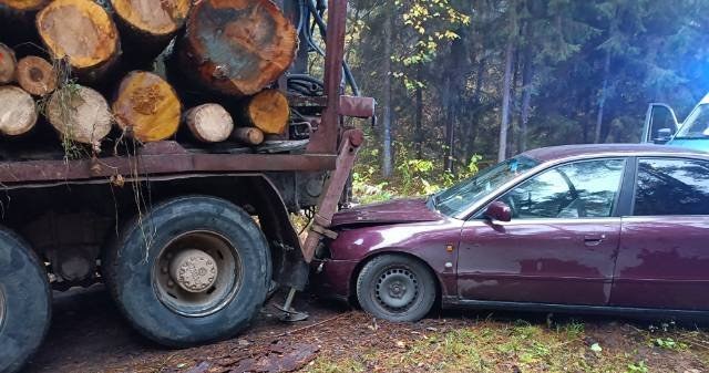 Ucieczka przed policją zakończyła się na przyczepie ciężarówki /Policja