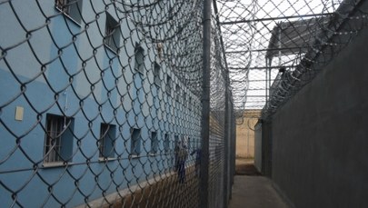 Ucieczka z aresztu zakończona wypadkiem. Osadzony w stanie krytycznym