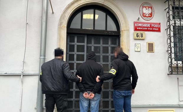 Uciekając omal nie potrącił policjanta. Mężczyzna zatrzymany   