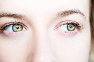 "Uciekające" oko może być objawem. Na liście cukrzyca i choroby tarczycy
