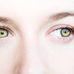 "Uciekające" oko może być objawem. Na liście cukrzyca i choroby tarczycy