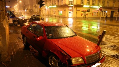 Uciekał po pijanemu przed policją. Śmiertelnie potrącił kobietę z wózkiem