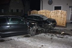 Uciekał przed policją. W Knurowie rozbił auta 