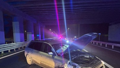 Uciekał przed policją z uszkodzonymi oponami. Tłumaczenie zaskakuje