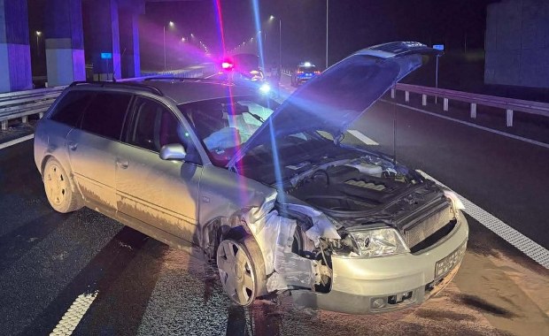 Uciekał przed policją z uszkodzonymi oponami. Tłumaczenie zaskakuje