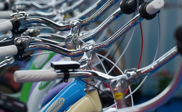 Uciekł z więzienia... na rowerze