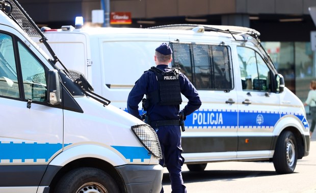 Uciekł ze szpitala psychiatrycznego, odpowie za morderstwo babci  