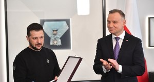 "Ucieszy Niemców". Komentarze po decyzji ws. Orderu Orła Białego