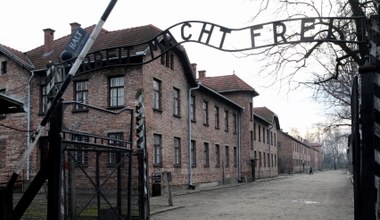 Uczczono 76. rocznicę pierwszego transportu Polaków do obozu Auschwitz