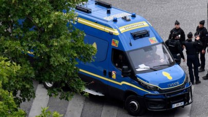 Uczeń zaatakował koleżankę nożem. Brutalny atak w szkole we Francji