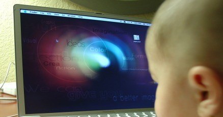 Uczenie od dziecka o Mac OS X, dystrybucjach Linuksa i innych alternatywach? | fot. Alfonso Romero /stock.xchng