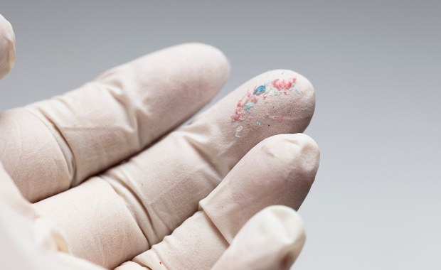 Uczennica stworzyła w garażu ciekawe urządzenie. Oczyszcza wodę z mikroplastiku