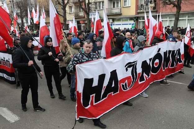 Uczestnicy IV Hajnowskiego Marszu Pamięci Żołnierzy Wyklętych z 2019 roku / 	Artur Reszko    /PAP