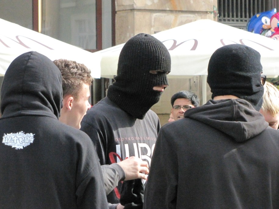 Uczestnicy jedengo z trzech wrocławskich marszów: sympatycy Narodowego Odrodzenia Polski /Barbara Zielińska - Mordarska /RMF FM