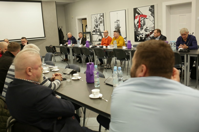 Uczestnicy kolejnej tury rozmów płacowych, prowadzonych pomiędzy przedstawicielami Sztabu Protestacyjno-Strajkowego w Polskiej Grupie Górniczej a reprezentantami Ministerstwa Aktywów Państwowych /Zbigniew Meissner /PAP