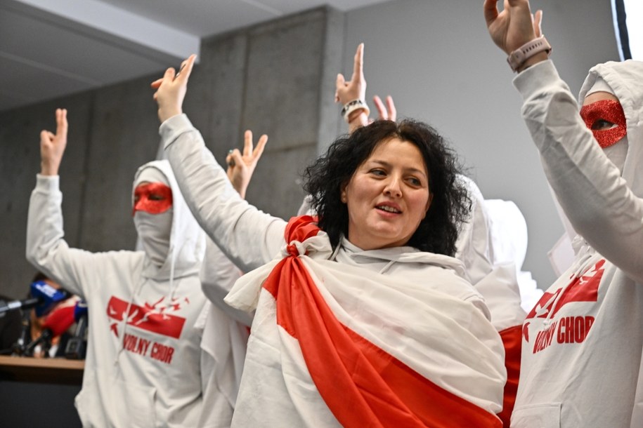 Uczestnicy konferencji prasowej Swietłany Cichanouskiej w Wilnie po uwolnieniu 52 więźniów politycznych we wrześniu 2025 roku. /Valdemar Doveiko /PAP