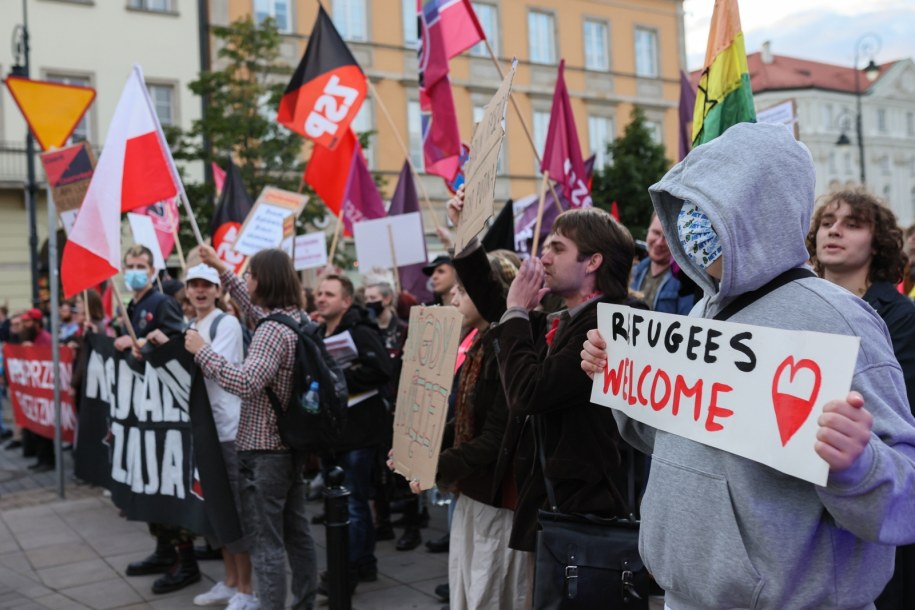 Uczestnicy kontrmanifestacji /Leszek Szymański /PAP