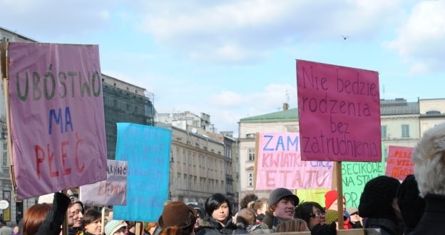 Uczestnicy Manify na rynku w Krakowie, 7 marca 2010. /INTERIA.PL