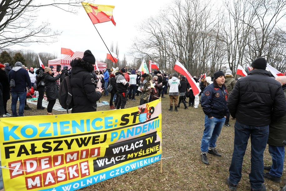 Uczestnicy "Marszu o Wolność" /Rafał Guz /PAP
