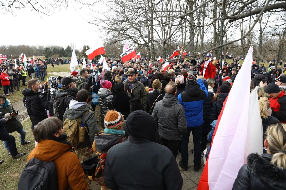 Uczestnicy "Marszu o Wolność" /Rafał Guz /PAP