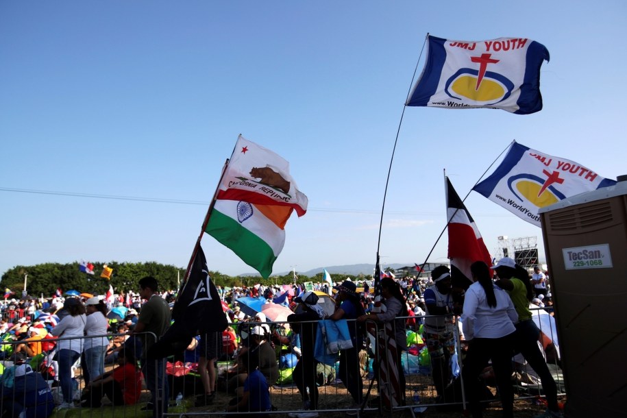 Uczestnicy mszy kończącej ŚDM w Panamie /Bienvenido Velasco  /PAP/EPA