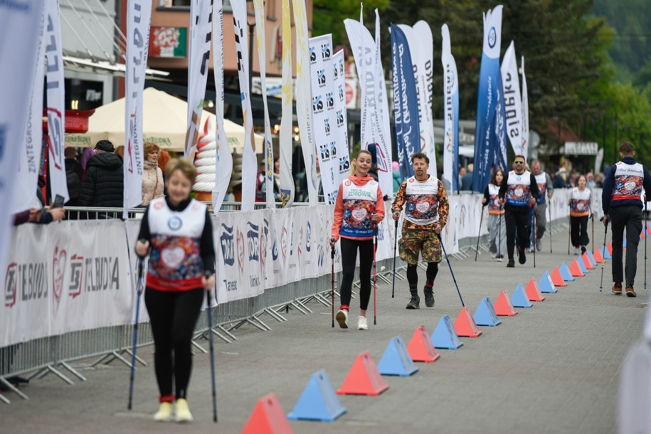 Uczestnicy na trasie Biegu po Nowe Życie /Materiały prasowe