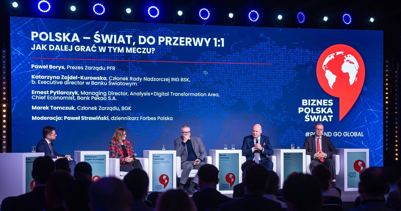 Uczestnicy panelu, od lewej: Paweł Strawiński, dziennikarz Forbes, Katarzyna Zajdel-Kurowska, członek Rady Nadzorczej ING BSK, Ernest Pytlarczyk, Chief Economist, Bank Pekao, Marek Tomczuk członek zarządu BGK, Paweł Borys prezes PFR. /materiały prasowe