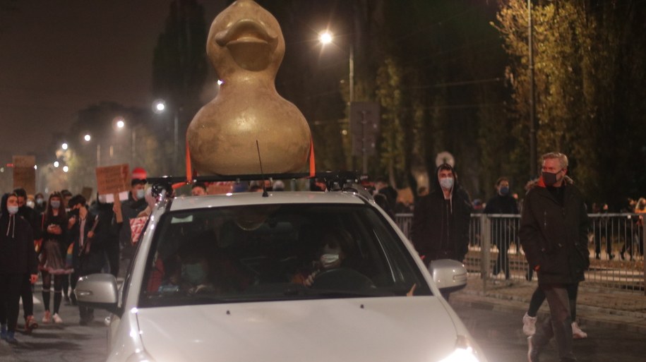 Uczestnicy piątkowego protestu w Warszawie /Jakub Rutka /RMF FM