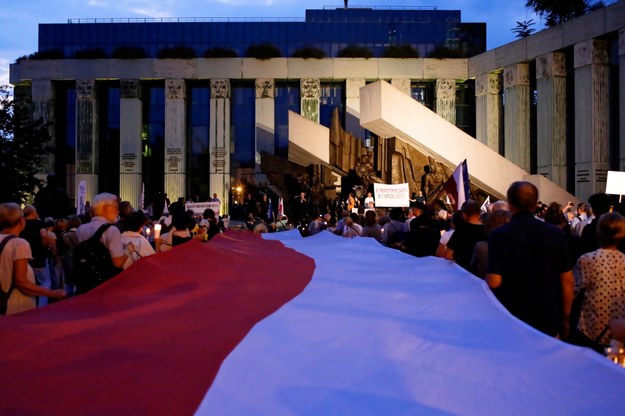 Uczestnicy pikiety przed Sądem Najwyższym /Adam Guz /PAP