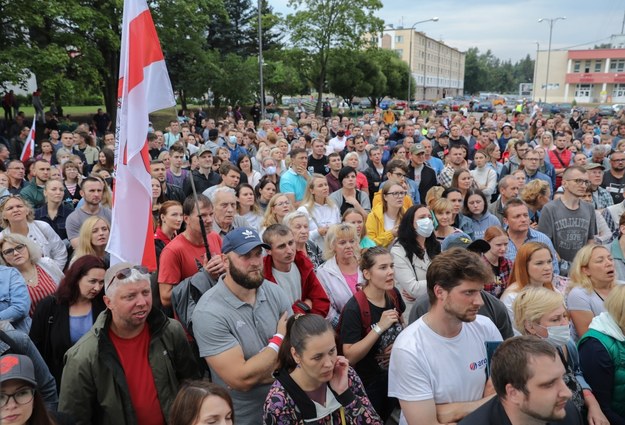 Uczestnicy protestów /	STR /PAP/EPA