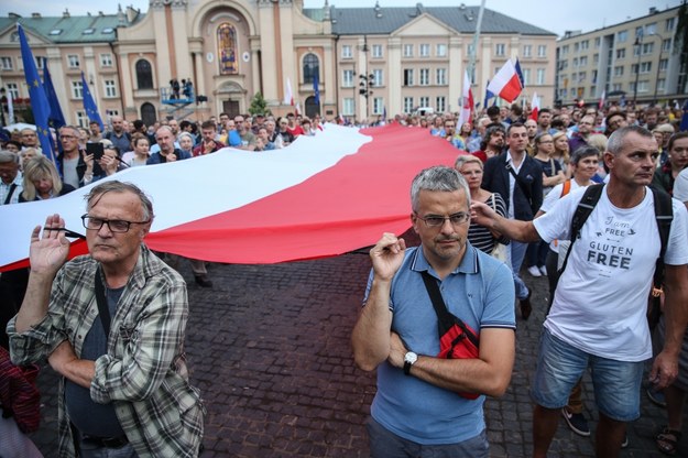 Uczestnicy protestu przed Sądem Najwyższym /Rafał Guz /PAP