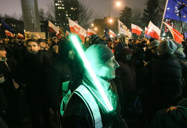 Uczestnicy protestu przed Sejmem /PAP/Paweł Supernak /PAP