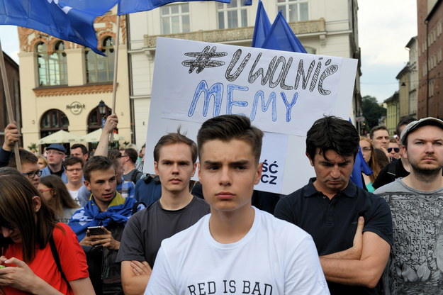 Uczestnicy protestu w Krakowie /	Jacek Bednarczyk   /PAP