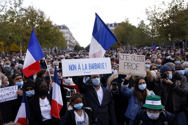 Uczestnicy protestu w Paryżu /YOAN VALAT  /PAP/EPA