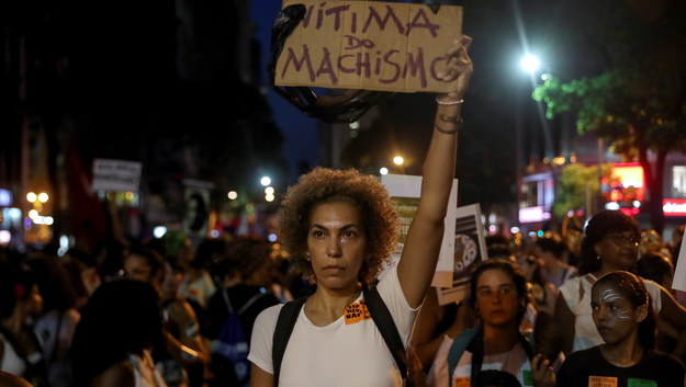 Uczestnicy protestu w Rio de Janeiro /Antonio Lacerda /PAP/EPA