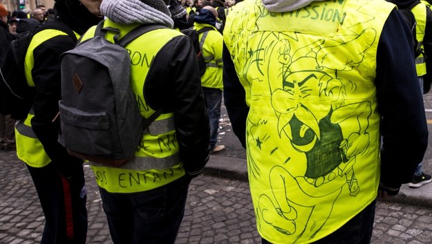 Uczestnicy protestu "żółtych kamizelek" /ETIENNE LAURENT /PAP/EPA