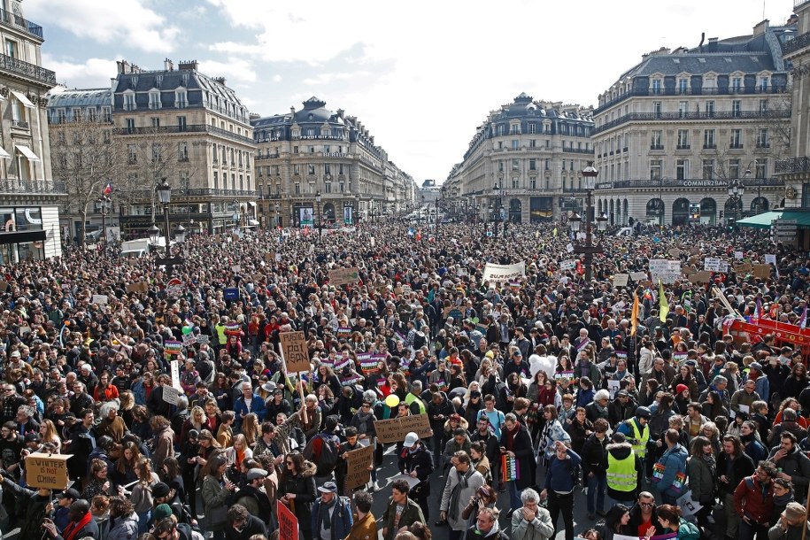 Uczestnicy protestu /YOAN VALAT  /PAP